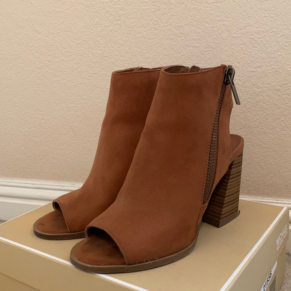 Summer heels
